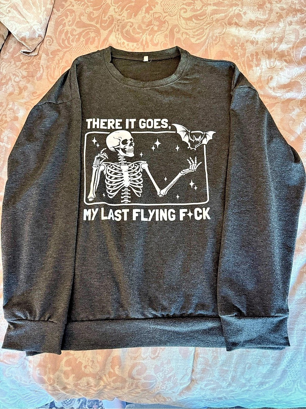 Skeleton Graphic Long Sleeved T-shirt in Dark Gray size small